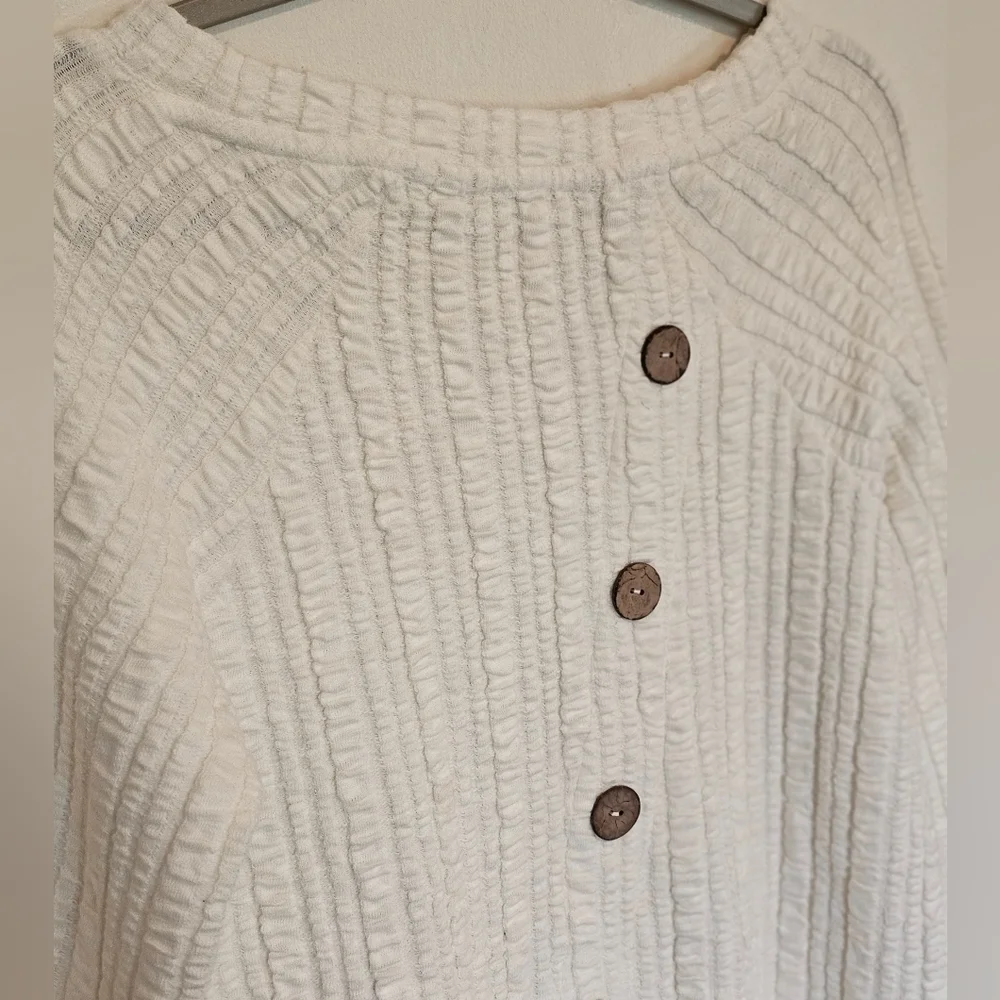 Soft Surroundings Textured  Back Button Cream Tunic Top